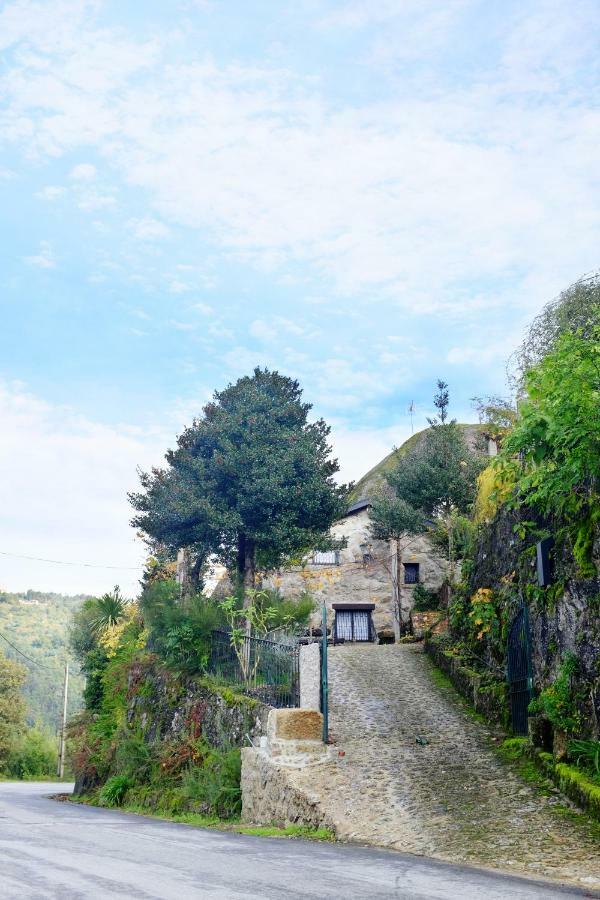 Вилла Casa Do Penedo Geres Терраш-ди-Бору Экстерьер фото